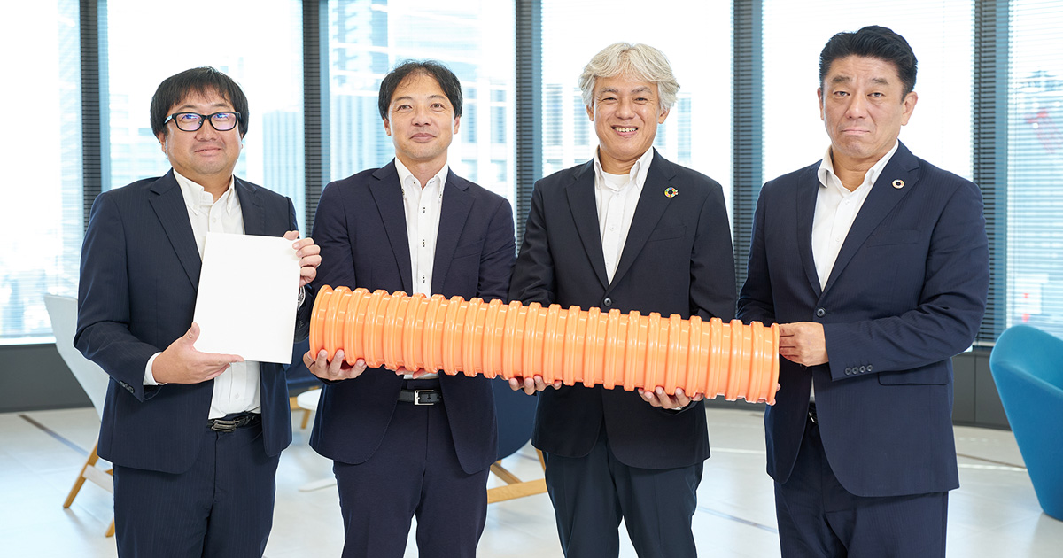 スキャナー Ryosuke Furukawa How Furukawa Electric's Functional Plastics Help Build Data