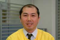 �]����Y��