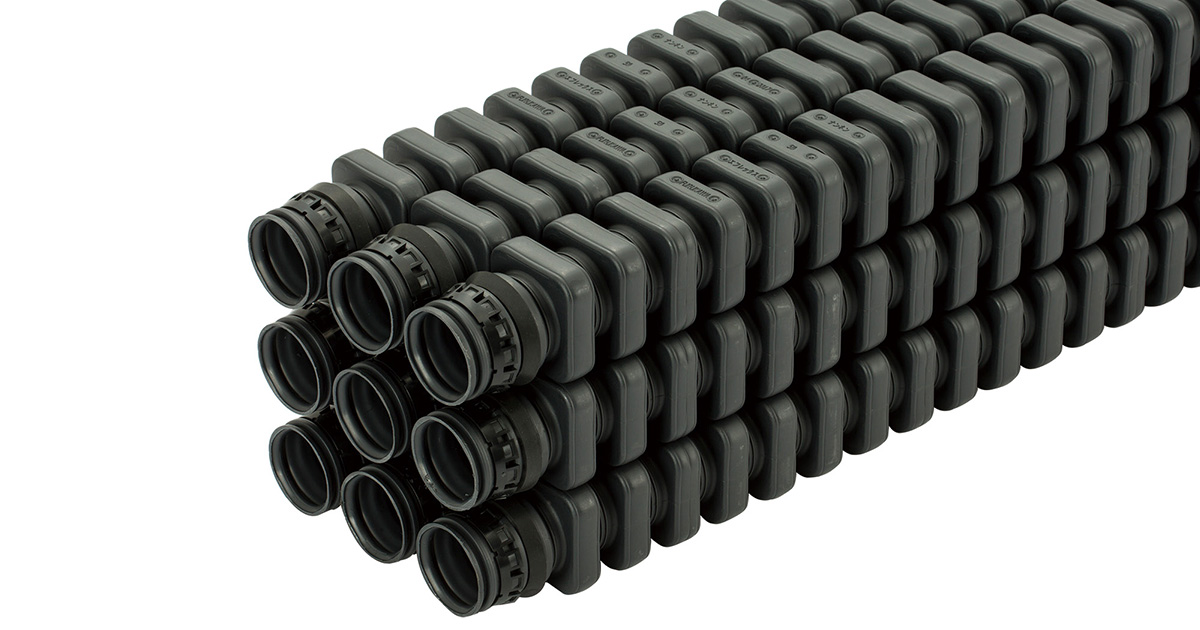 再生材を100％使用した地中埋設用ケーブル保護管「角型エフレックス